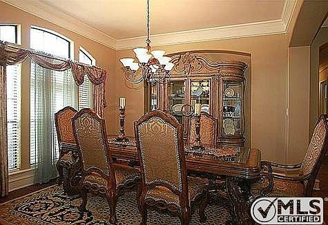 4th image of 561 Hidden Lake Dr