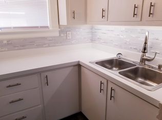 424 Spruce St APT 3, Manchester, NH 03103