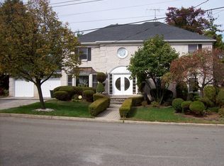 45 Poe St, Staten Island, NY 10307