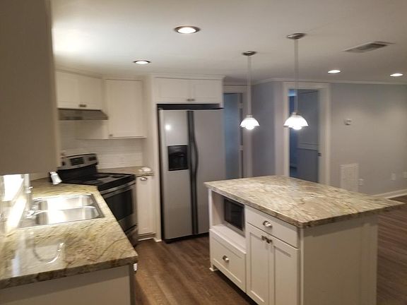 5th image of 4707 Oakwood Dr