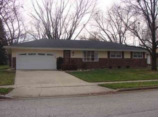 2619 Hall Ct, Bloomington, IL 61704