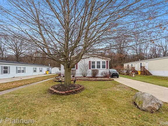 3rd image of 8042 Harbour Dr