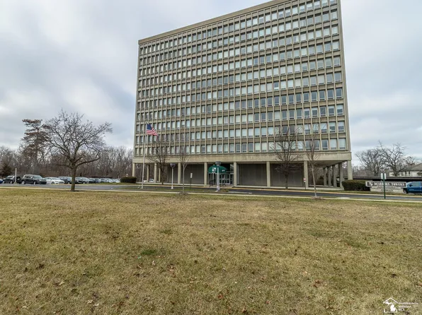 22700 Garrison St APT 409, Dearborn, MI 48124