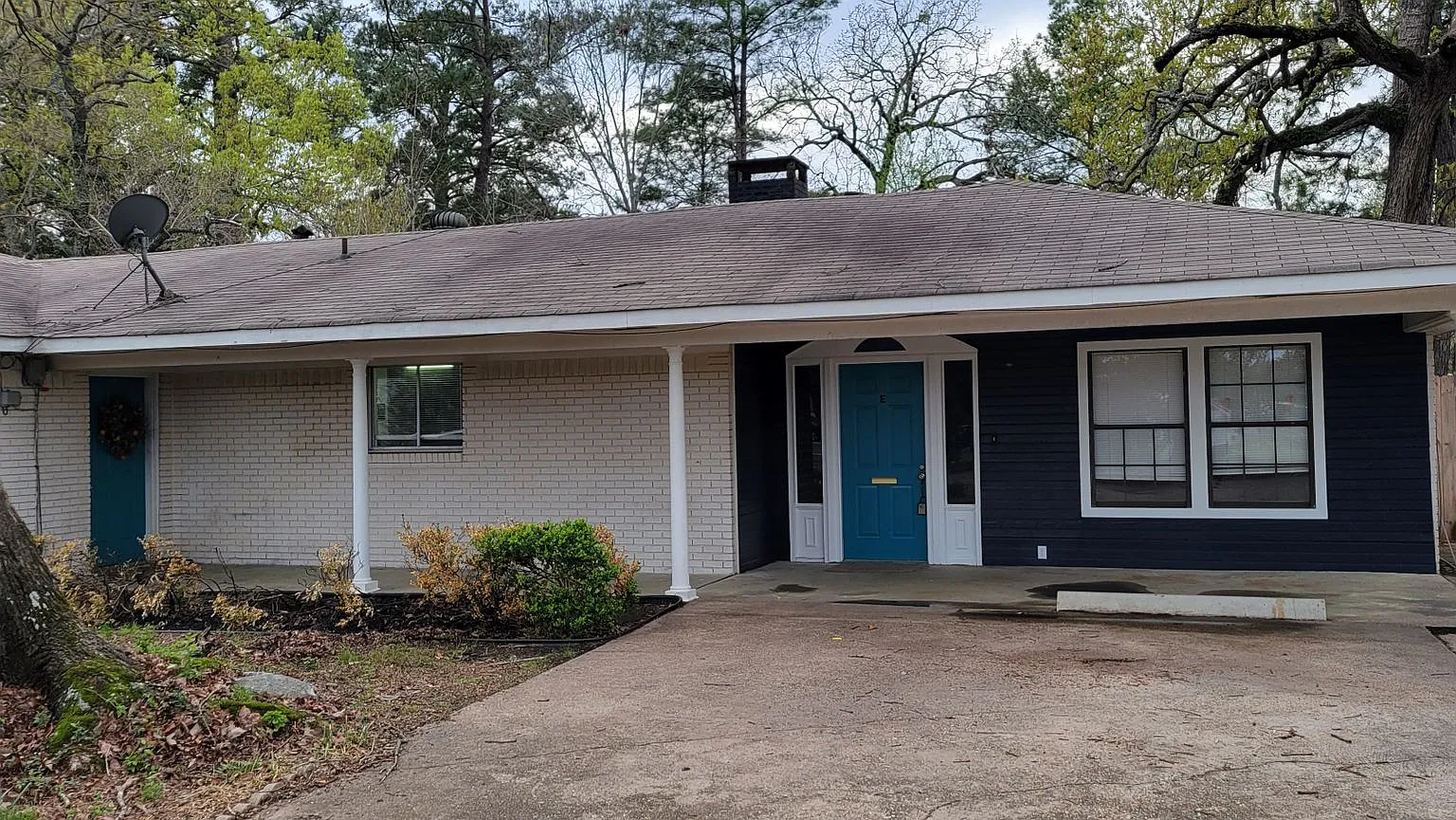 9500 Mansfield Rd — Photo 2