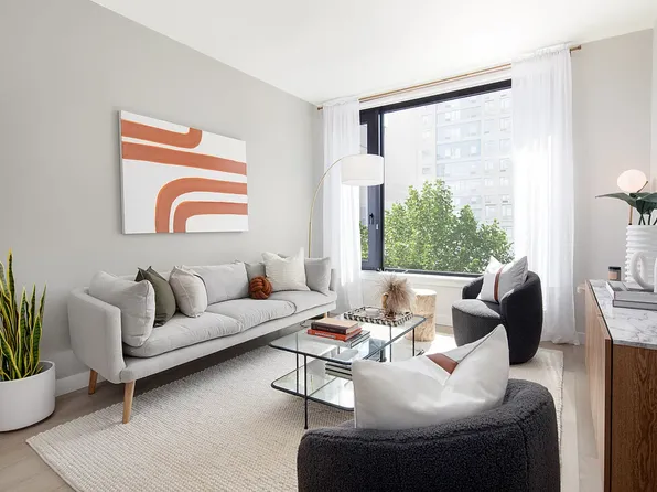 153-10 88th Avenue image 4 of 24