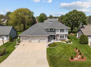 3221 N Country Run Dr, Appleton, WI 54914