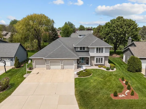 3221 N Country Run Dr, Appleton, WI 54914