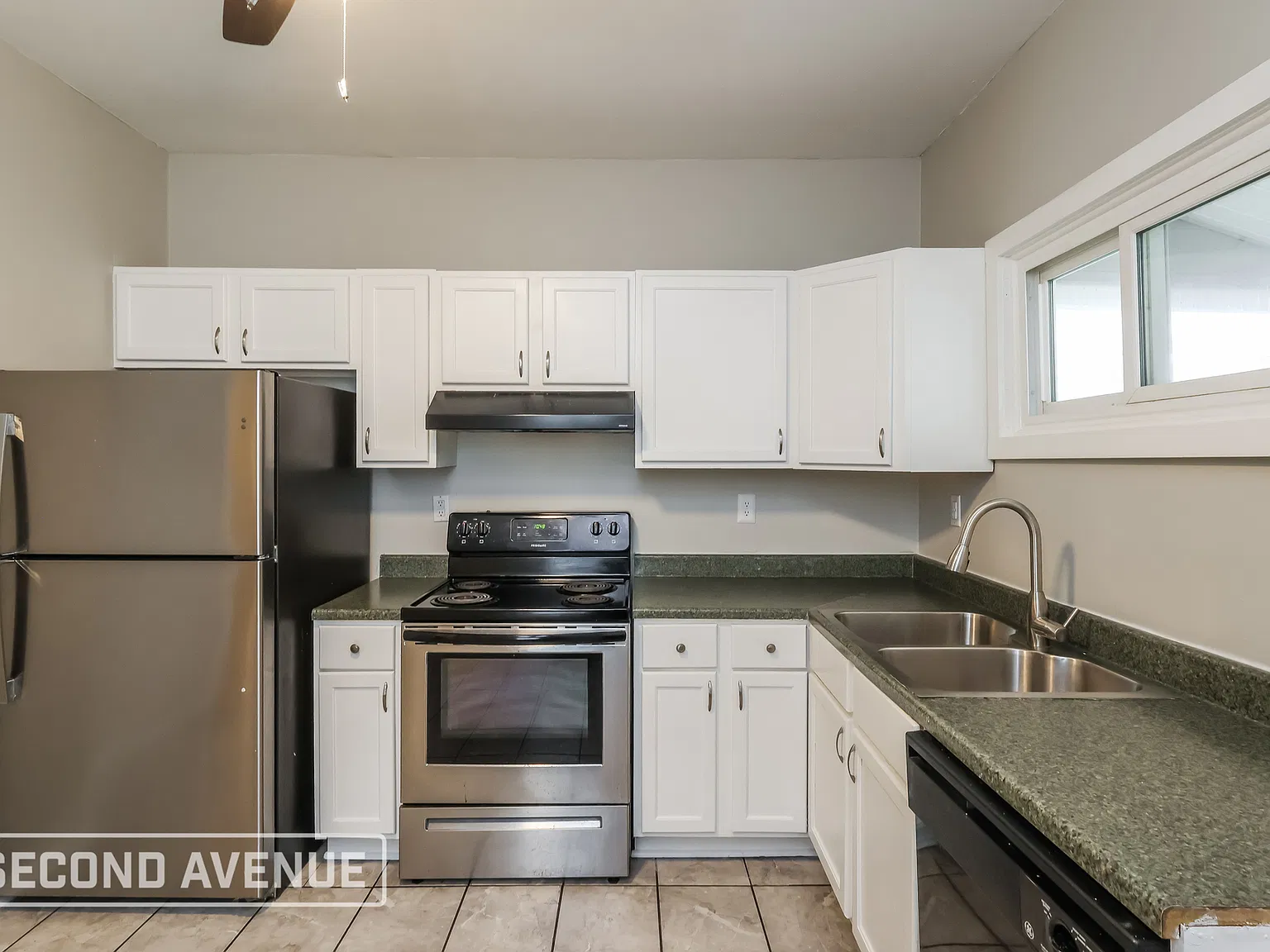 4 bed, 1.5 bath, 1450 sqft, $1,650 — Photo 4