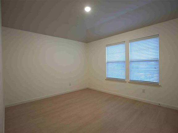 5th image of 4485 Elderberry St
