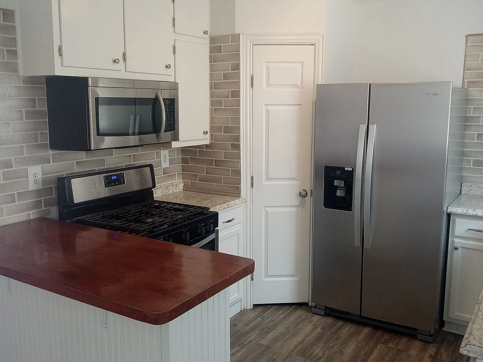 2206 Richmond St — Photo 2