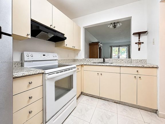 3rd image of 14925 SW 104th St #3-104