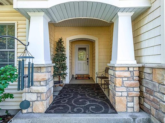 3rd image of 4147 Charles Ct