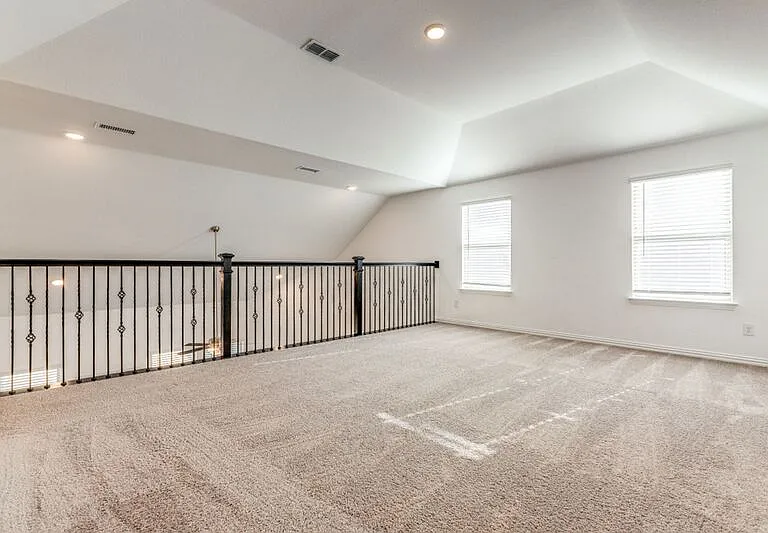 1501 Ross Ave — Photo 8