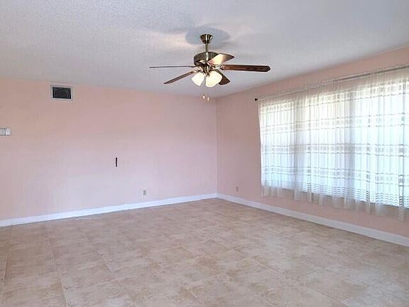 5th image of 624 Pines Knoll Drive #D