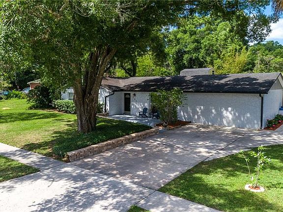 3rd image of 804 Bishop Pl