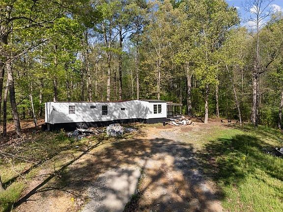 2nd image of 621 Cardinal Rd SE