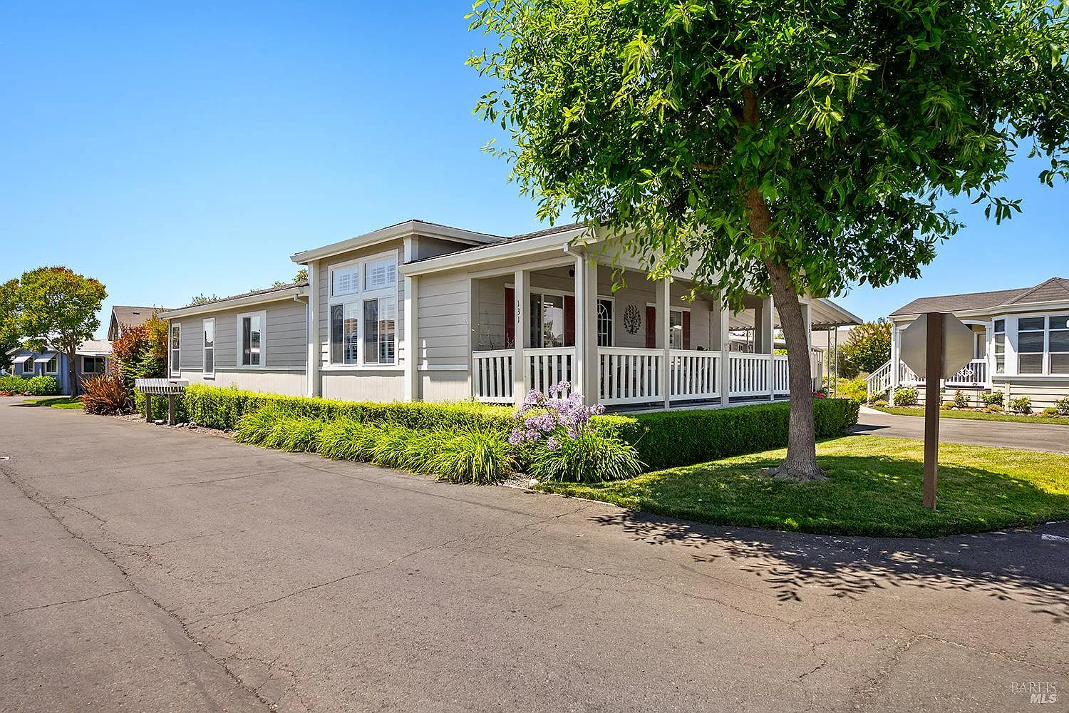 131 Oakwood Drive - Photo 3