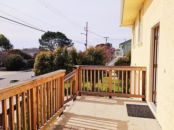 2nd image of 525 Metzgar St