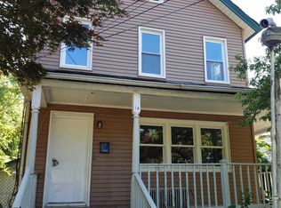 14 Ellwood St, Glen Cove, NY 11542
