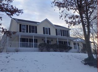 258 Oakmont Ln, Mountain Top, PA 18707