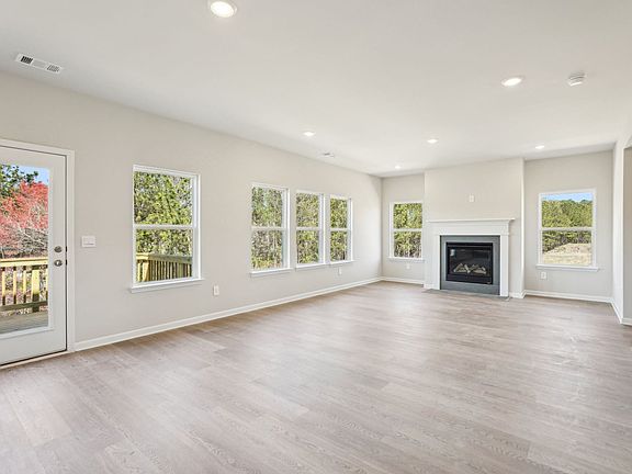 The Dakota floorplan with the Divine 2 interior package.