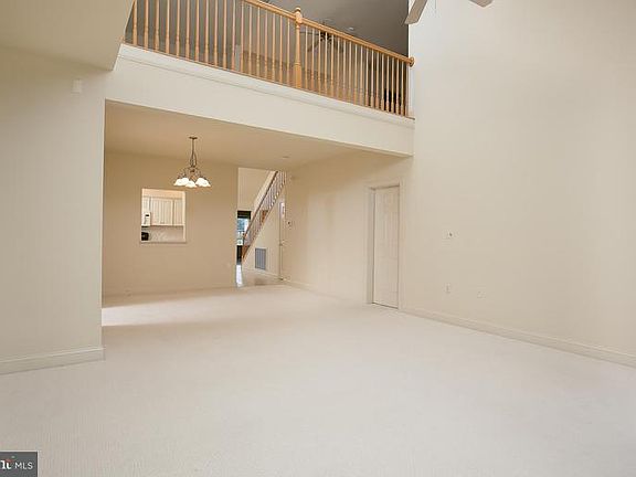 4th image of 18705 Dover Dr