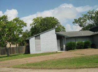 2228 Post Oak Dr, Portland, TX 78374