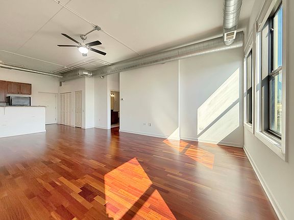 5th image of 4015 N Milwaukee Ave Unit 211