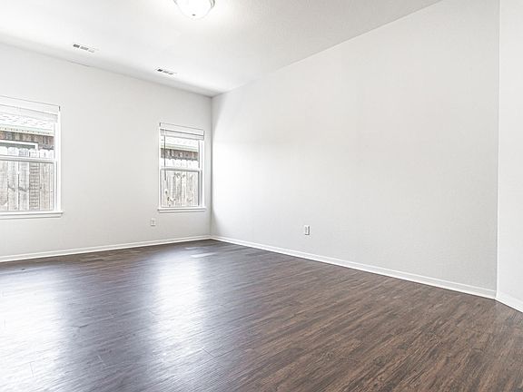 4th image of 4301 Gallatine Ave