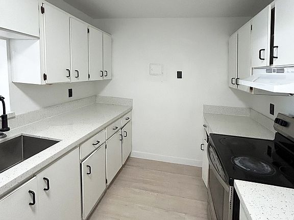 2nd image of 888 NE 132nd St #2-1-50