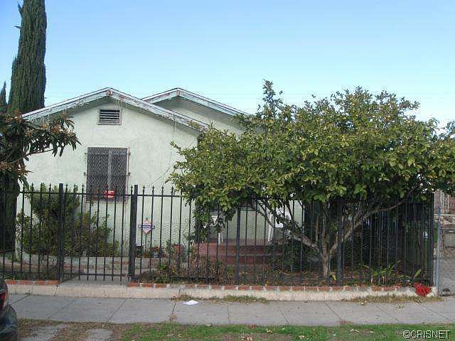 1st image of 1045 W 67th St