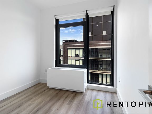 5th image of 228 E 135th St #2302S