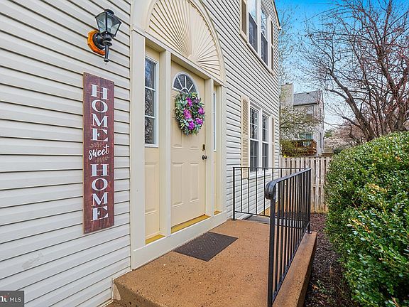 2nd image of 746 Arbor Ct