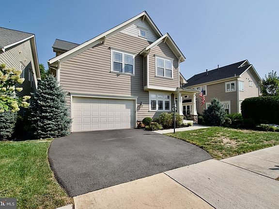 2nd image of 492 Marshall Dr NE