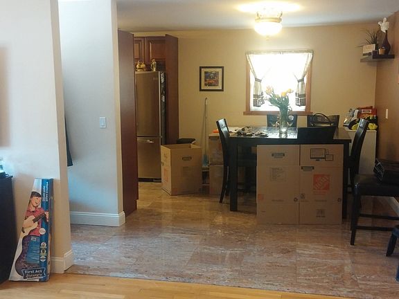 4th image of 445 Buel Ave #1