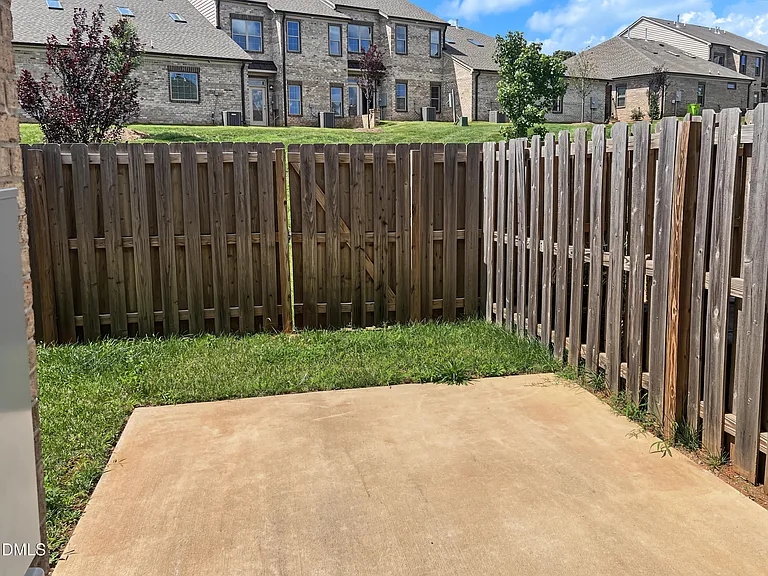 1018 Bonanza Ln — Photo 22
