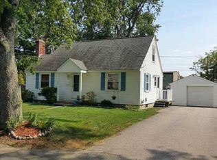 20 Modena Dr, Warwick, RI 02886