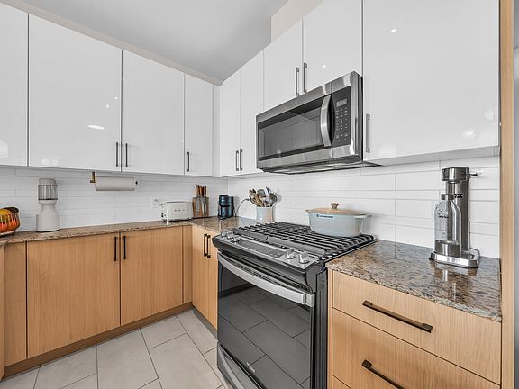 4th image of 280 Ross Dr #1805