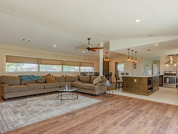 5th image of 1304 Parker Dr