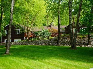 39 Van Bueran Dr, Hillsdale, NY 12529