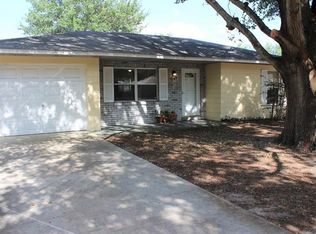 1341 Cedar Ave, Tavares, FL 32778