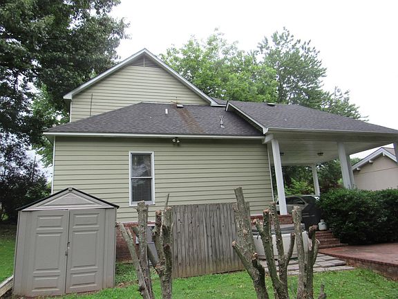 3rd image of 703 Irene St