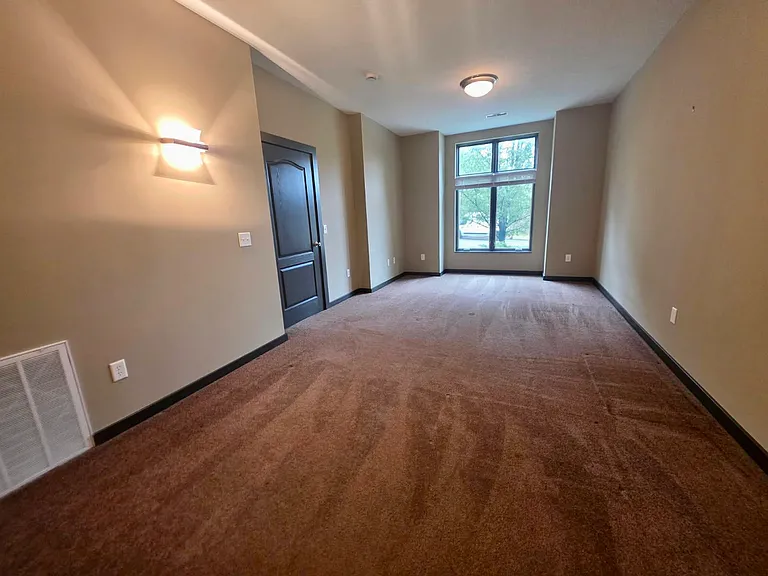117 N Howard St — Photo 19