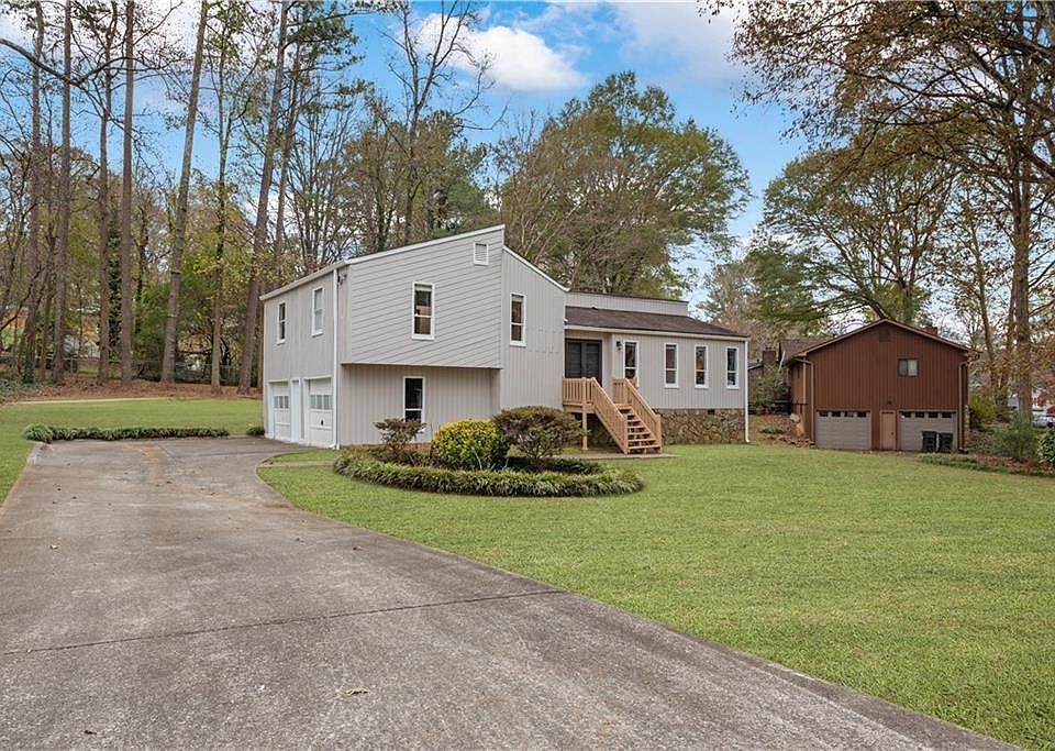 1st image of 2532 Hidden Hills Dr