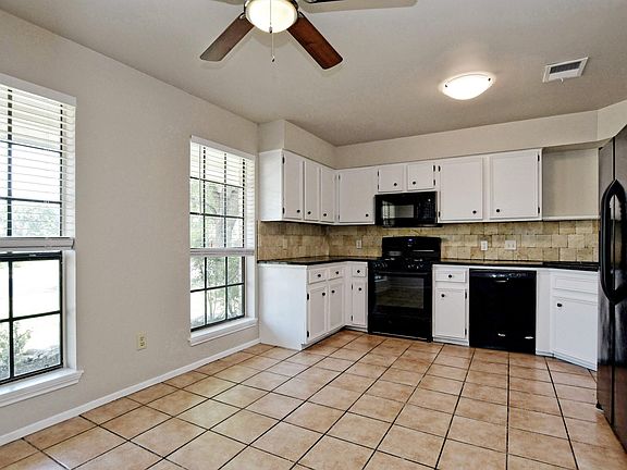 4th image of 300 Northfield St