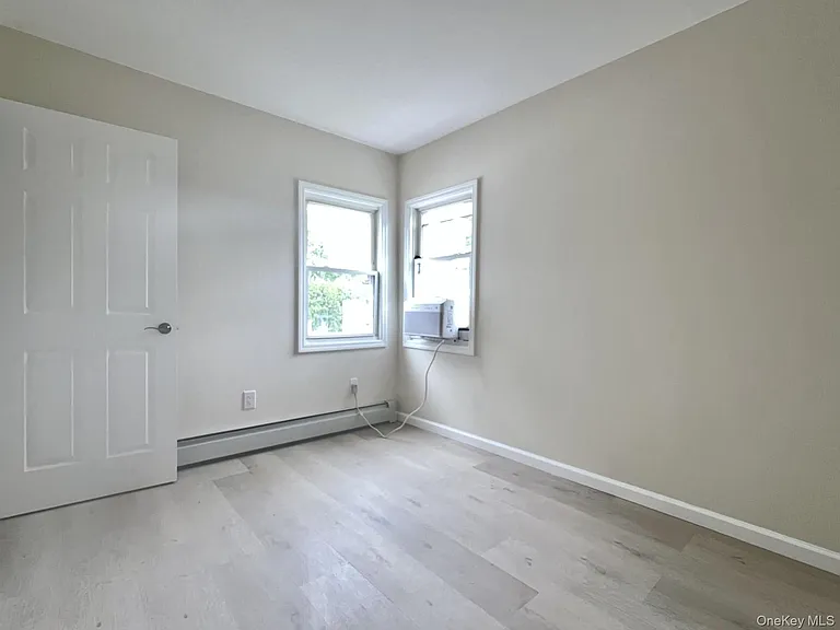 33 Cherry Ln — Photo 6