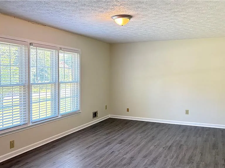 2421 Fieldstone Dr SE — Photo 34