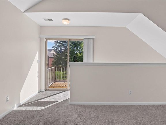 5th image of 1089 Addington Ln