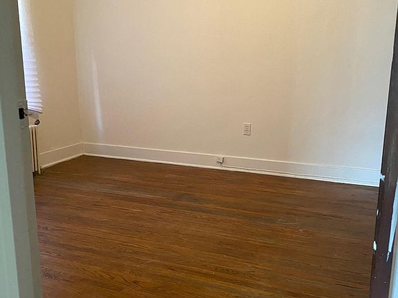 5th image of 958 Delaware Ave APT 3