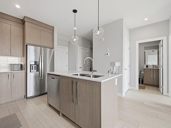 4th image of 44 Skyview Pkwy S #2304